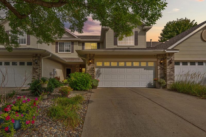 1817 Sunset Dr, Northfield, MN 55057