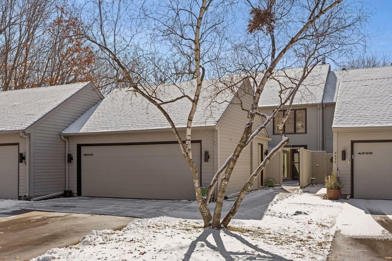 4633 Bayswater Rd, Shorewood, MN 55331