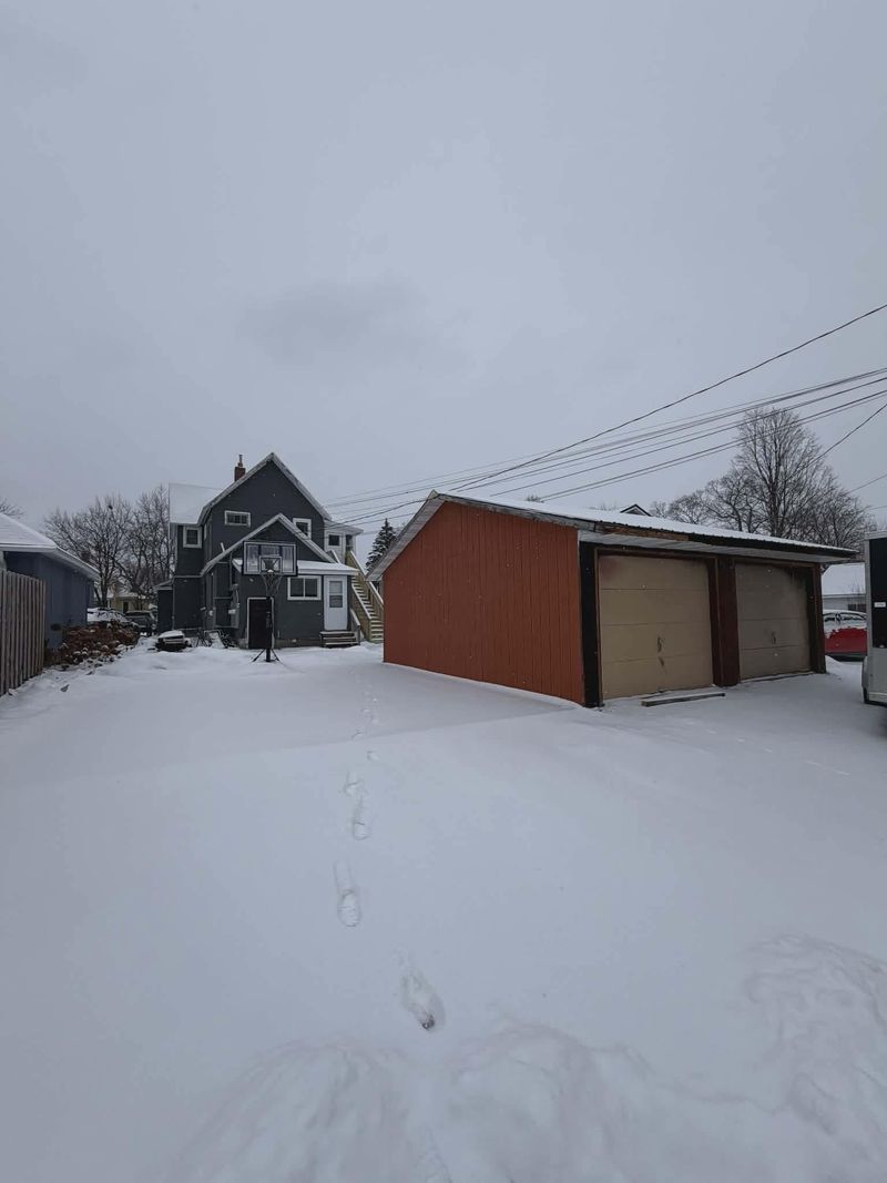 263 E King St, Winona, MN 55987