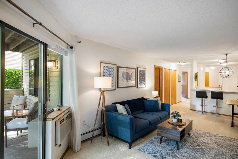 7622 York Ave S #1110, Edina, MN 55435