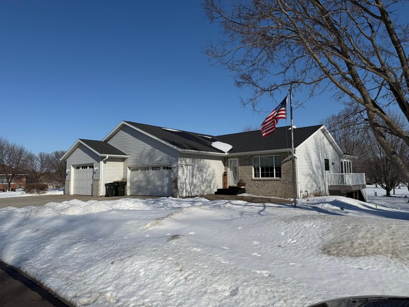 327 Golfview Dr, Albany, MN 56307
