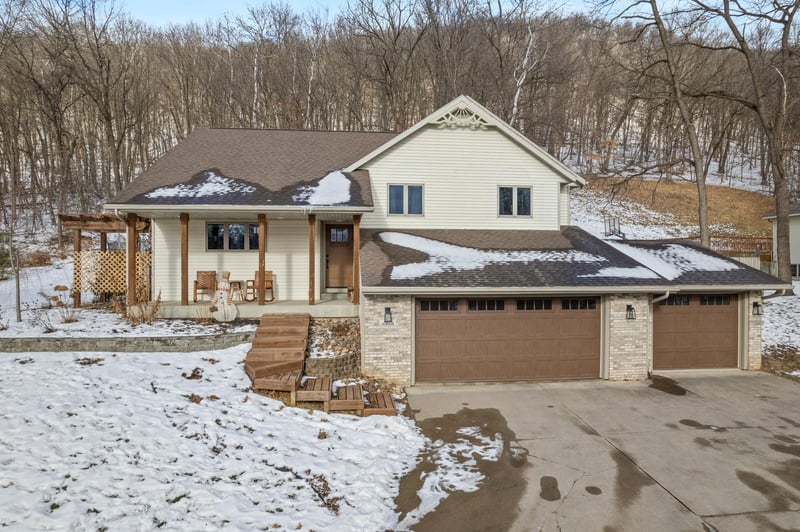 134 Mc Intosh Rd E, La Crescent, MN 55947