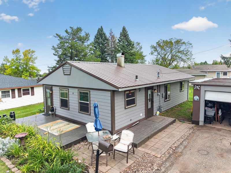39 Edison Blvd, Silver Bay, MN 55614