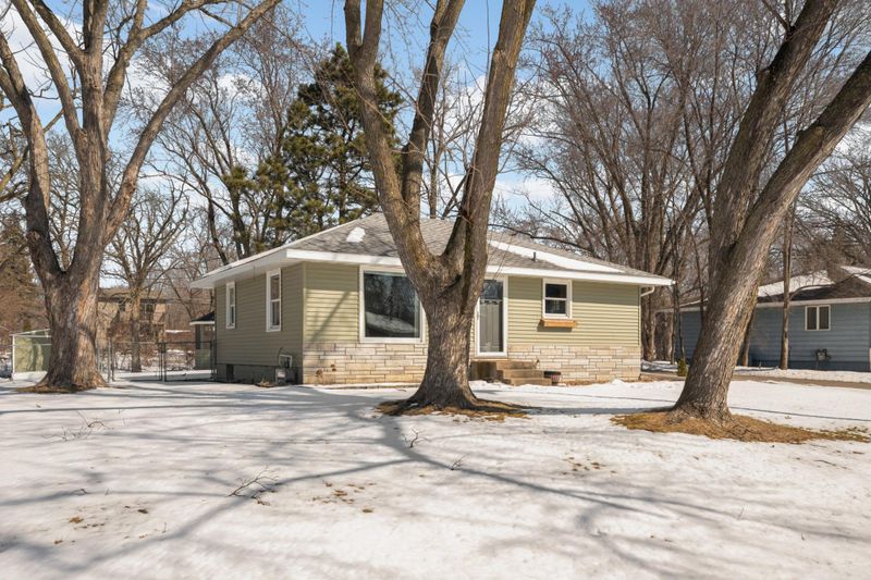 147 105th Ln NW, Coon Rapids, MN 55448