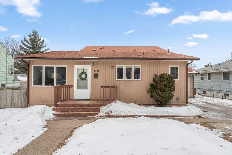 4928 4th St NE, Columbia Heights, MN 55421