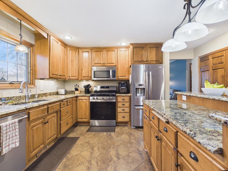 3701 Roseberry Pl, Anoka, MN 55303