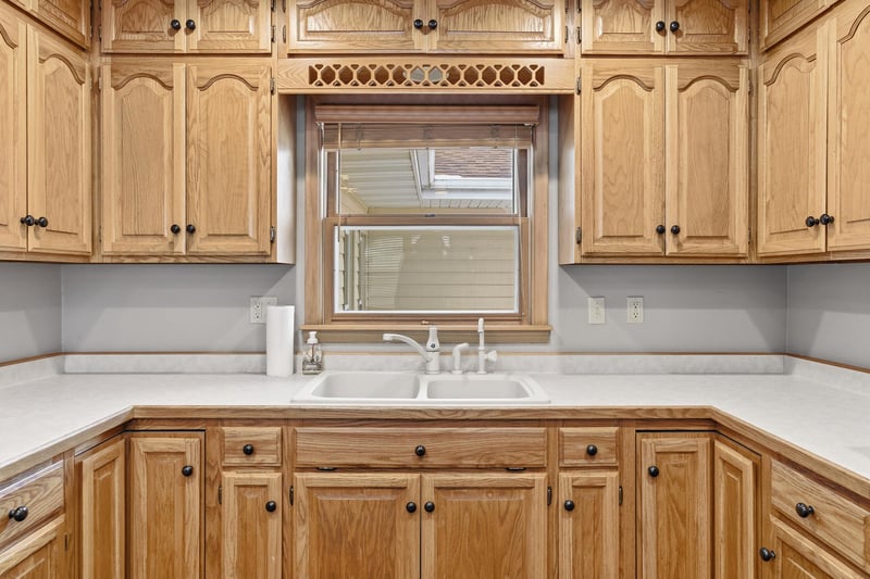 17 Gold St, Minnesota Lake, MN 56068