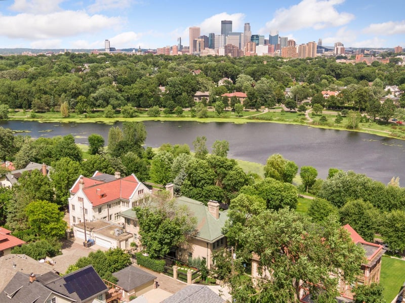 2218 Lake Of The Isles Pw W, Minneapolis, MN 55405