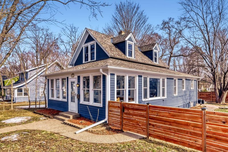 13 18th Ave N, Hopkins, MN 55343