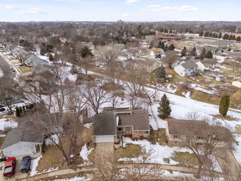 3423 Chalet Dr NW, Rochester, MN 55901