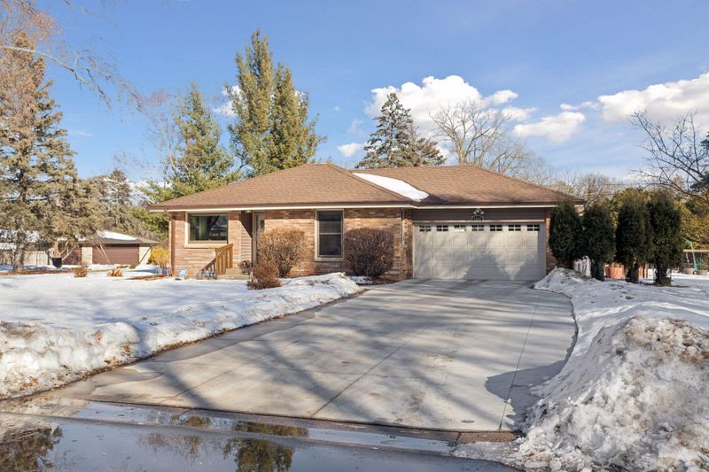 1512 Transit Ave, Roseville, MN 55113
