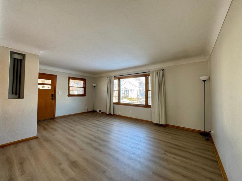2072 Mohawk Ave, Saint Paul, MN 55119