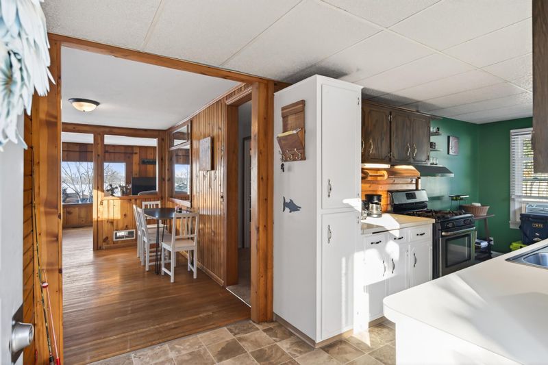 5206 Drummond Rd, Mound, MN 55364