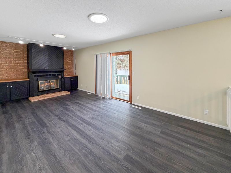 2208 5th Ave SE, Willmar, MN 56201