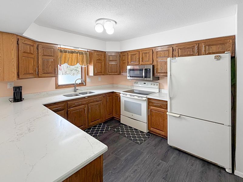 2208 5th Ave SE, Willmar, MN 56201