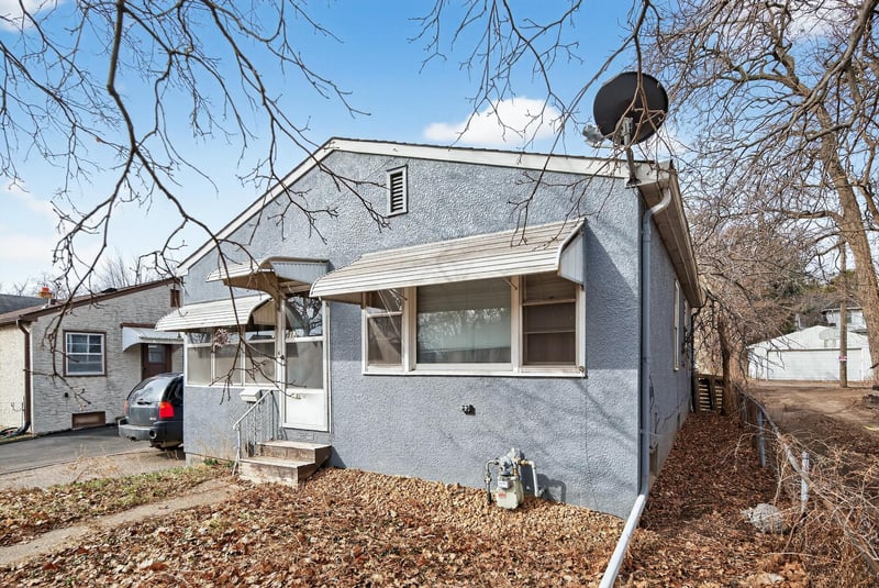 913 Russell St, Saint Paul, MN 55106
