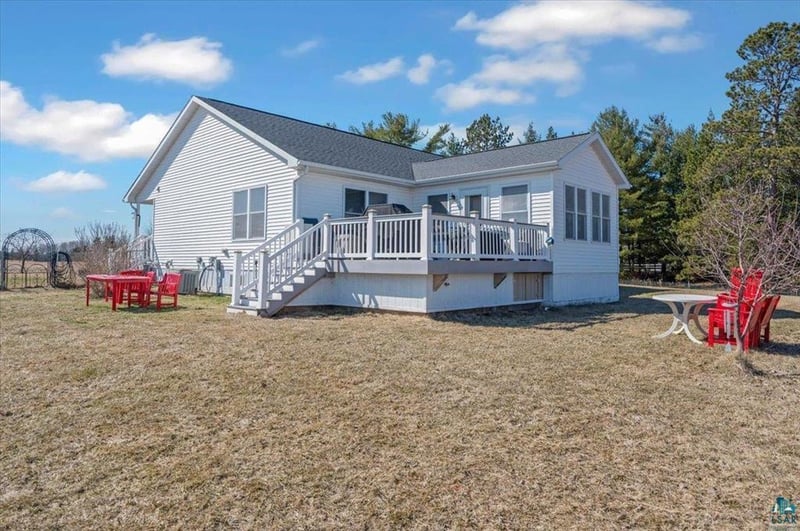 4318 E Valley Brook Rd, Superior, WI 54880