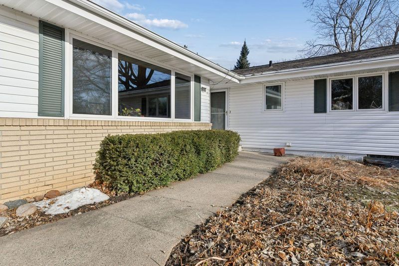13220 Penn Ave S, Burnsville, MN 55337