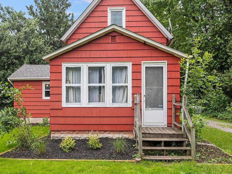 520 Old Main St N, Cambridge, MN 55008