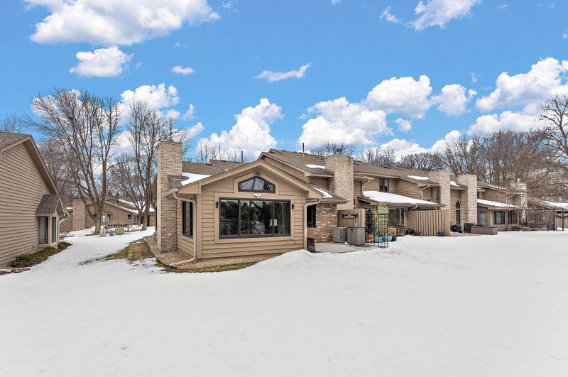13129 Gemstone Ct, Apple Valley, MN 55124