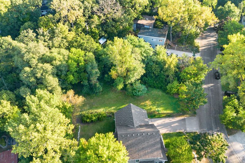 2401 Commonwealth Ave, Saint Paul, MN 55108