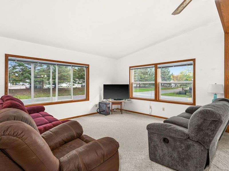 63 S Elder Dr, Duluth, MN 55810
