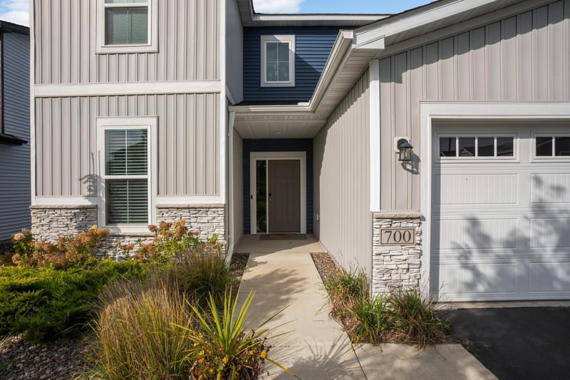 700 68th Ln N, Brooklyn Center, MN 55430