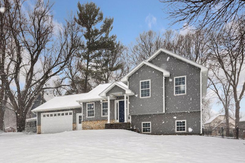 305 County Road 10 SE, Watertown, MN 55388