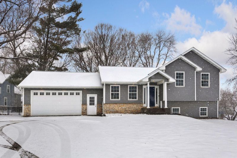 305 County Road 10 SE, Watertown, MN 55388