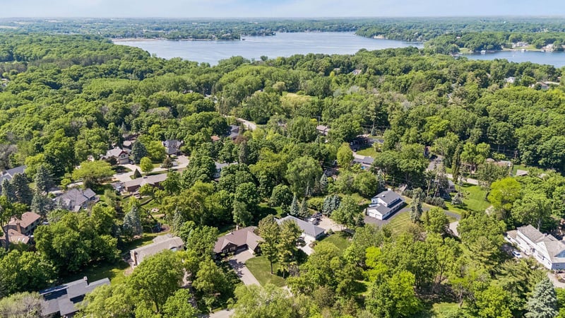 4400 Shady Ln, Mound, MN 55364
