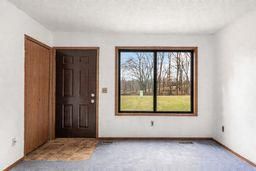 1658 Helena Rd N, Oakdale, MN 55128