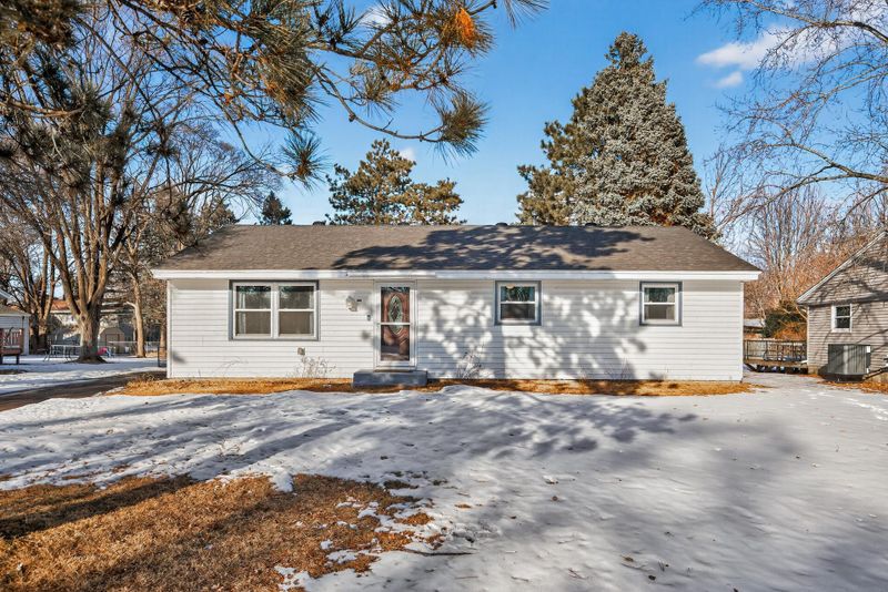 2216 Yellowstone Trl, Brooklyn Park, MN 55444