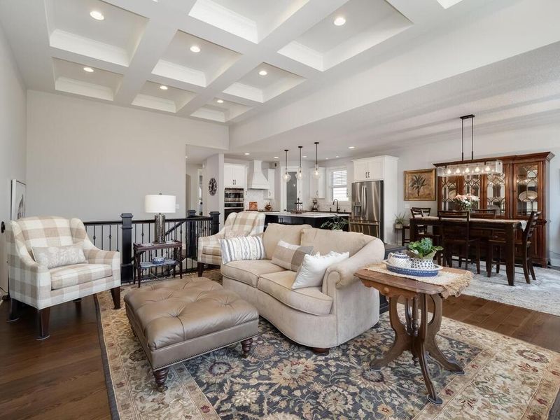 6438 Timber Arch Dr, Chaska, MN 55318
