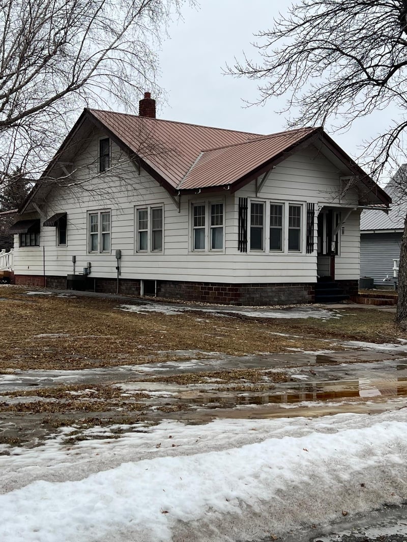114 2nd Ave, Bellingham, MN 56212