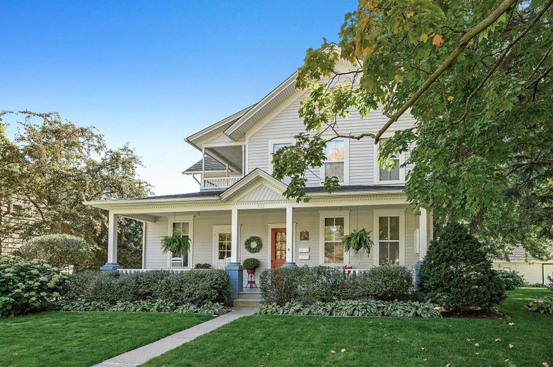 333 W 2nd St, Waconia, MN 55387