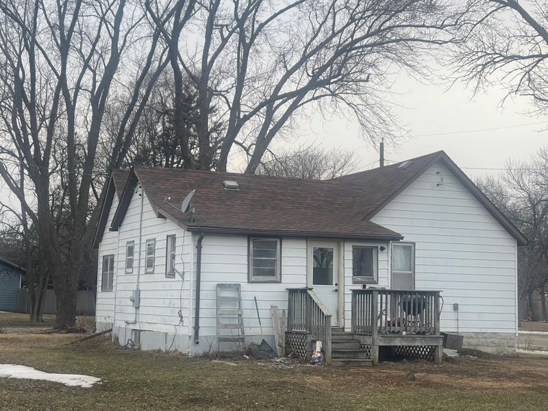 200 5th St, Walnut Grove, MN 56180