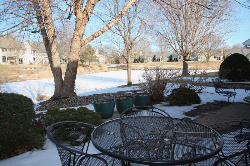 1511 Waters Edge Cir, Northfield, MN 55057