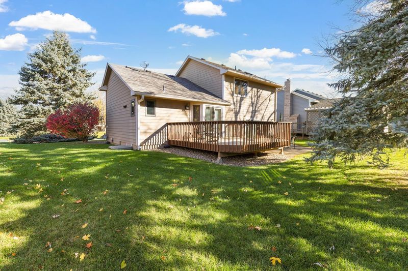 4370 Braddock Trl, Eagan, MN 55123