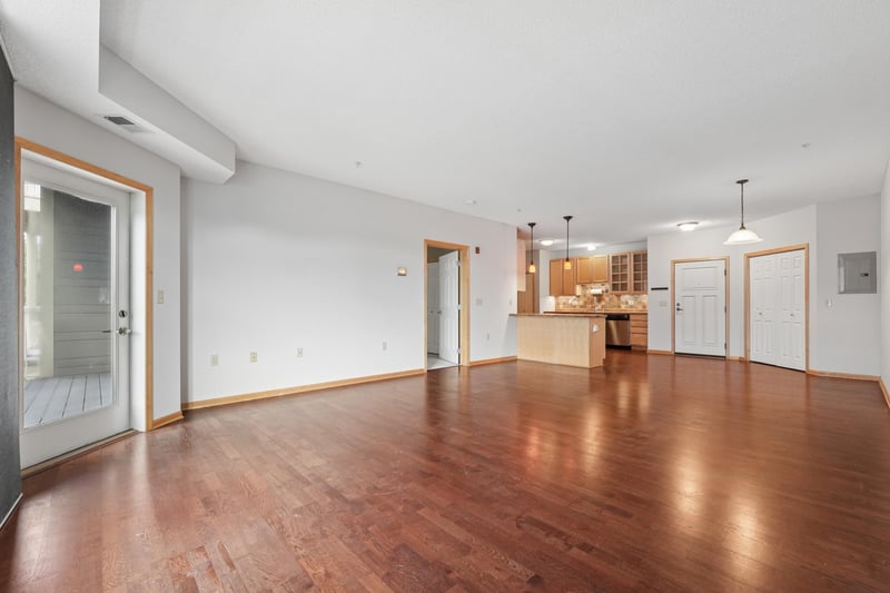 2530 E 34th St #213, Minneapolis, MN 55406