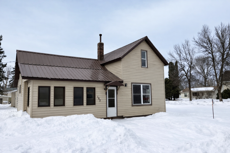 102 Robert St S, Clarissa, MN 56440