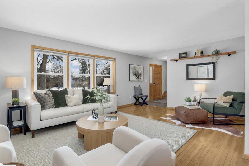 5245 Oxford St N, Shoreview, MN 55126