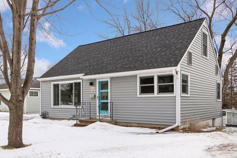 9015 Stanlen Rd, Saint Louis Park, MN 55426