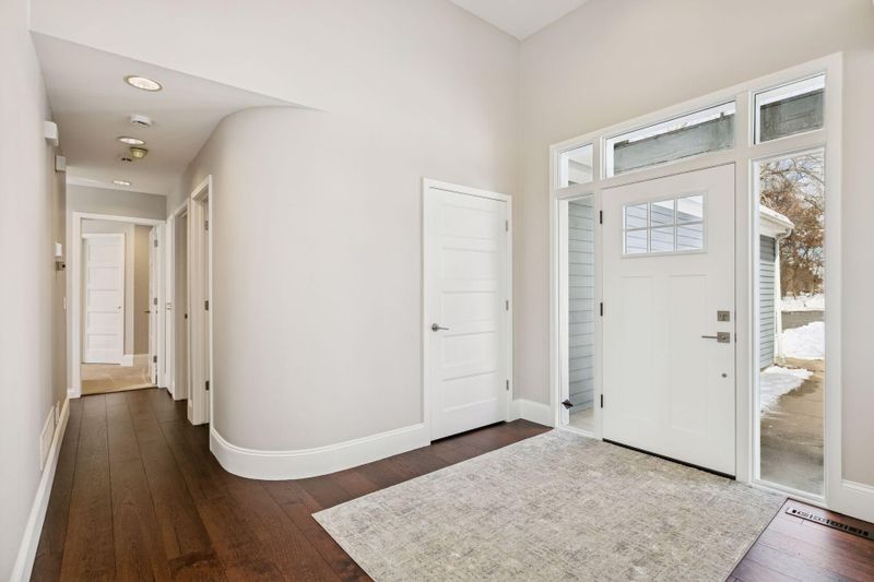 5347 Pinewood Trl, Edina, MN 55436