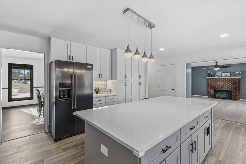 4180 Columbine Ct, Vadnais Heights, MN 55127