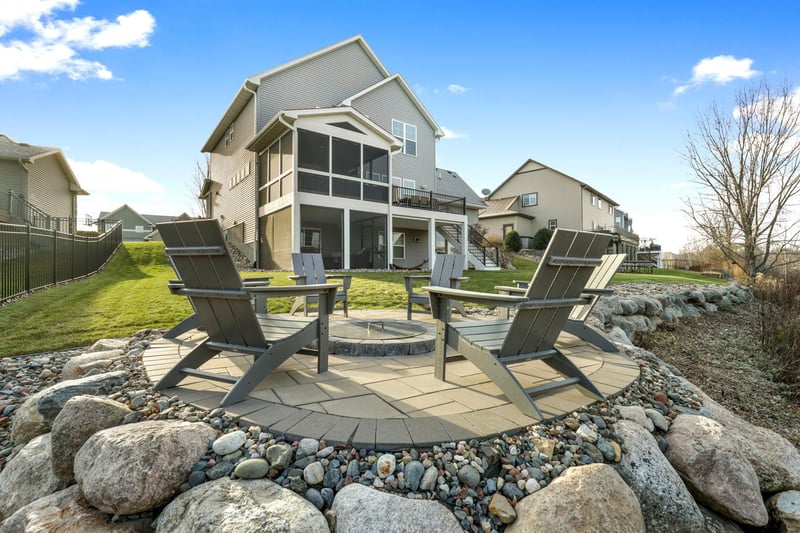 7744 Stafford Trl, Savage, MN 55378