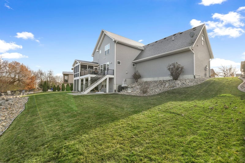 7744 Stafford Trl, Savage, MN 55378