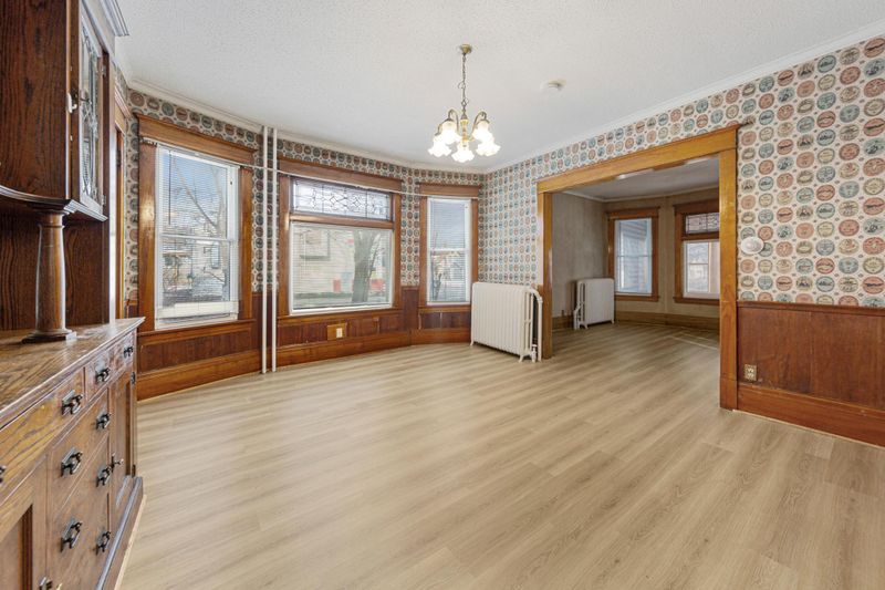 1195 Edgerton St, Saint Paul, MN 55130