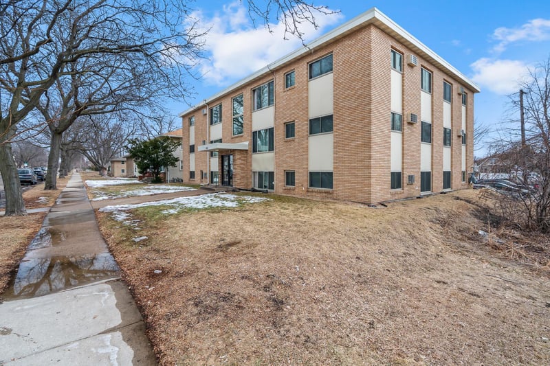 1010 Lafond Ave, Saint Paul, MN 55104