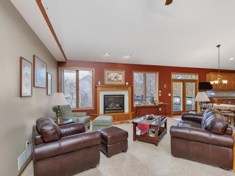 1736 Pond Ln, Waconia, MN 55387