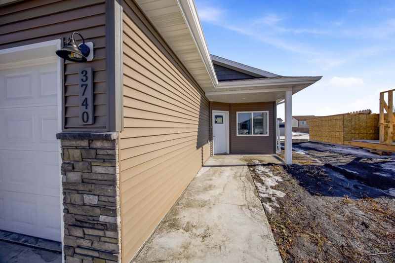 3740 33rd St S, Moorhead, MN 56560